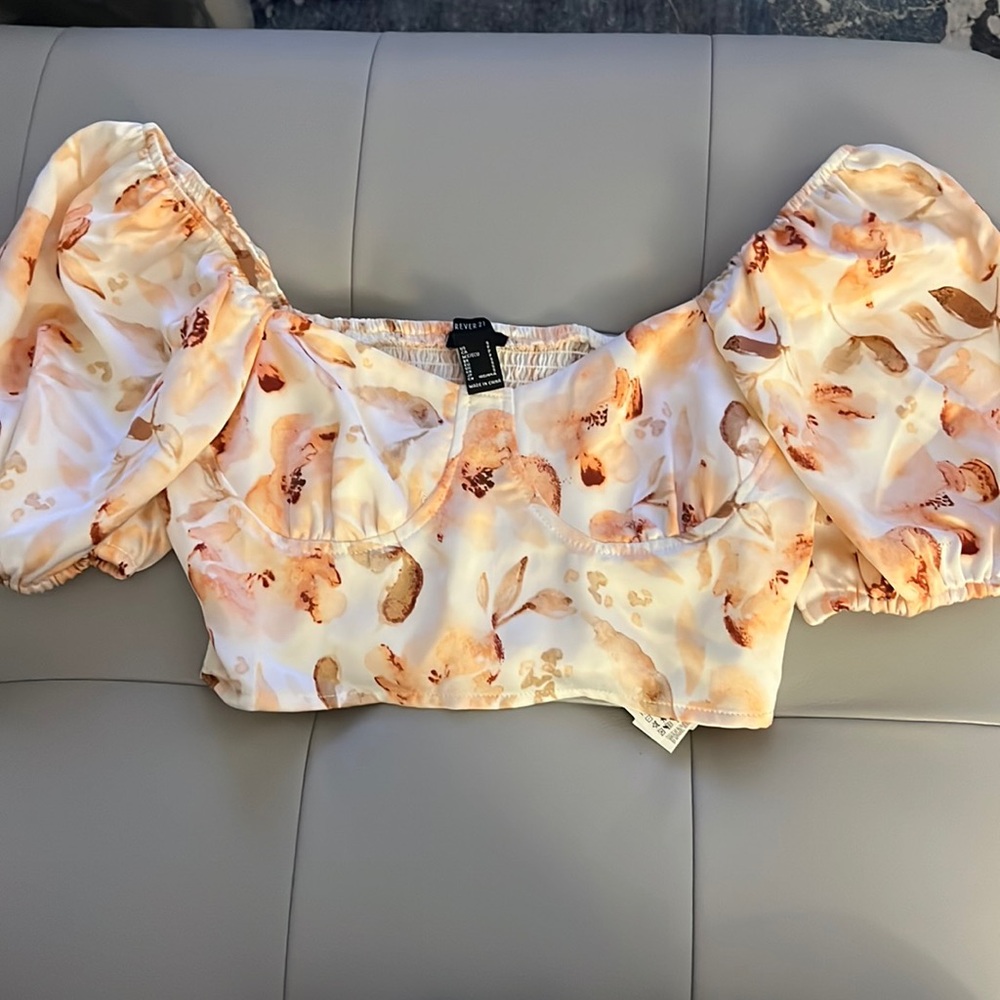 Forever 21 Floral Over the shoulder Crop Top / Size S / Worn Once